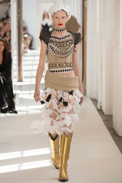 Look 14